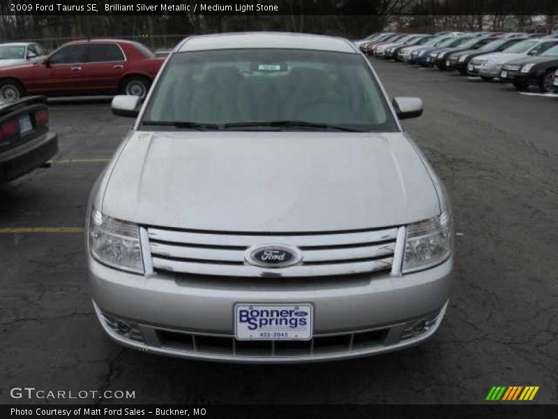 Brilliant Silver Metallic / Medium Light Stone 2009 Ford Taurus SE