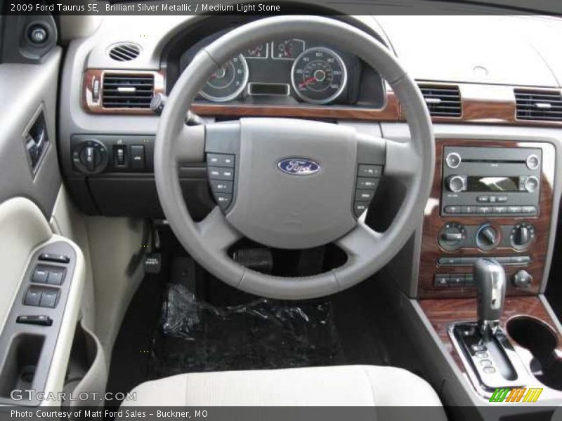 Brilliant Silver Metallic / Medium Light Stone 2009 Ford Taurus SE