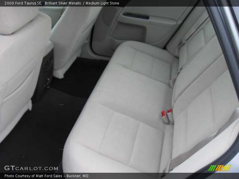 Brilliant Silver Metallic / Medium Light Stone 2009 Ford Taurus SE