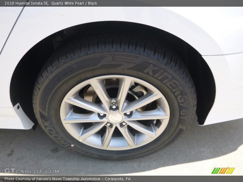 Quartz White Pearl / Black 2018 Hyundai Sonata SE
