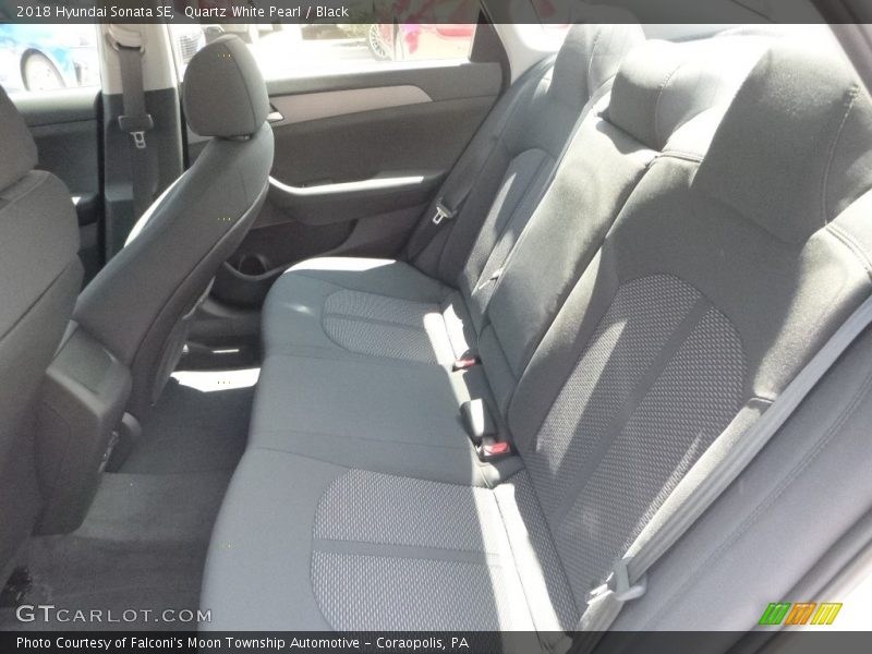 Quartz White Pearl / Black 2018 Hyundai Sonata SE