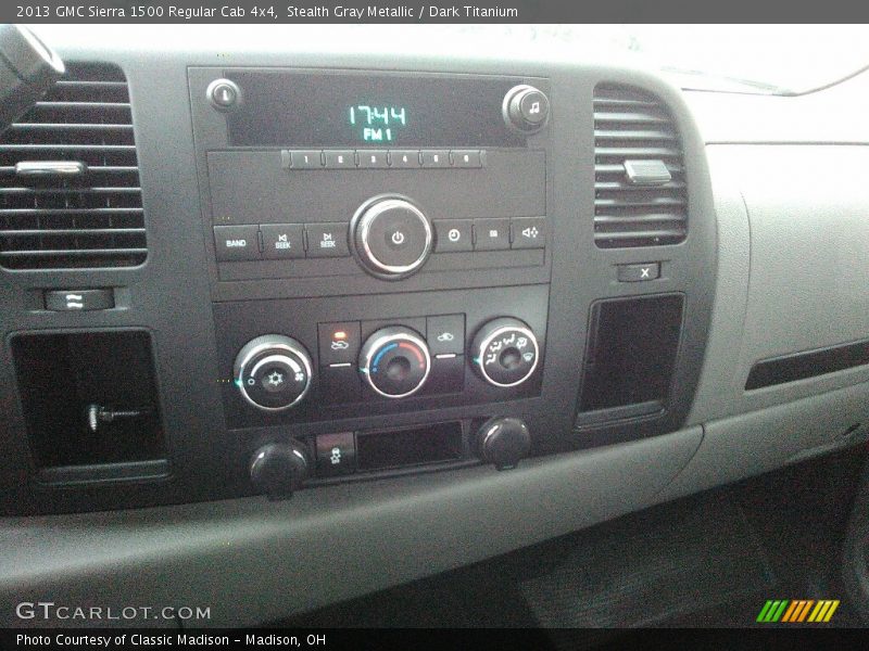 Stealth Gray Metallic / Dark Titanium 2013 GMC Sierra 1500 Regular Cab 4x4