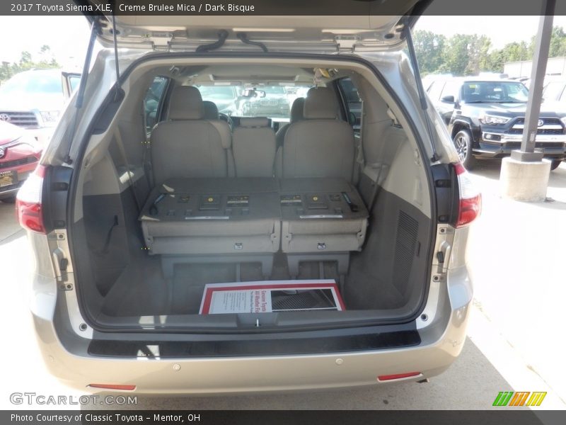 Creme Brulee Mica / Dark Bisque 2017 Toyota Sienna XLE