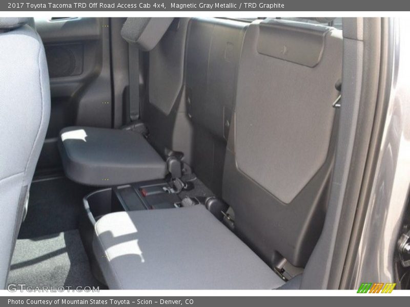 Magnetic Gray Metallic / TRD Graphite 2017 Toyota Tacoma TRD Off Road Access Cab 4x4