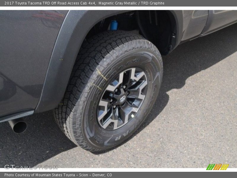 Magnetic Gray Metallic / TRD Graphite 2017 Toyota Tacoma TRD Off Road Access Cab 4x4