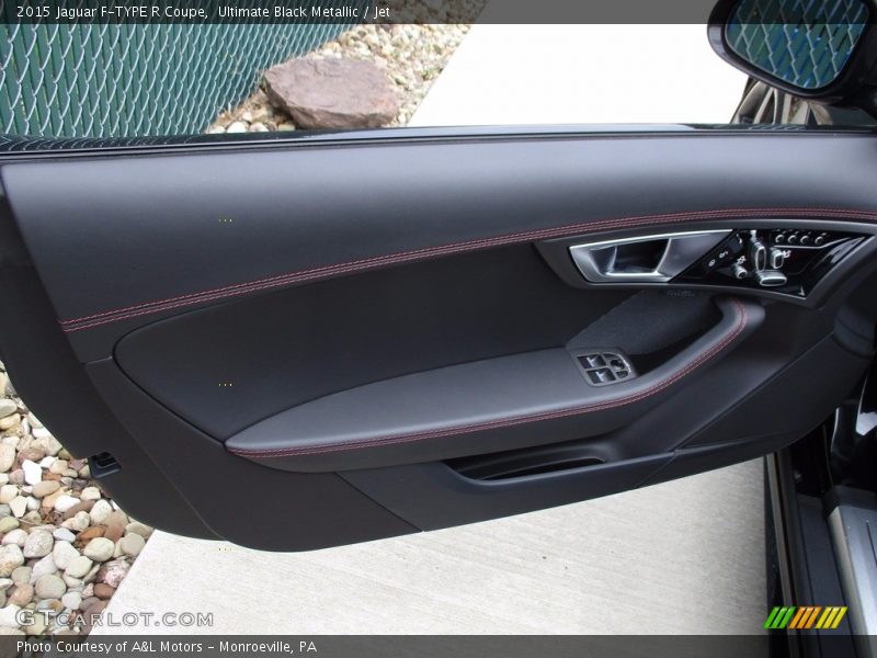 Ultimate Black Metallic / Jet 2015 Jaguar F-TYPE R Coupe