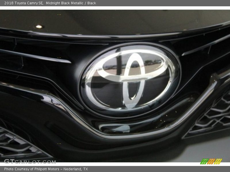 Midnight Black Metallic / Black 2018 Toyota Camry SE