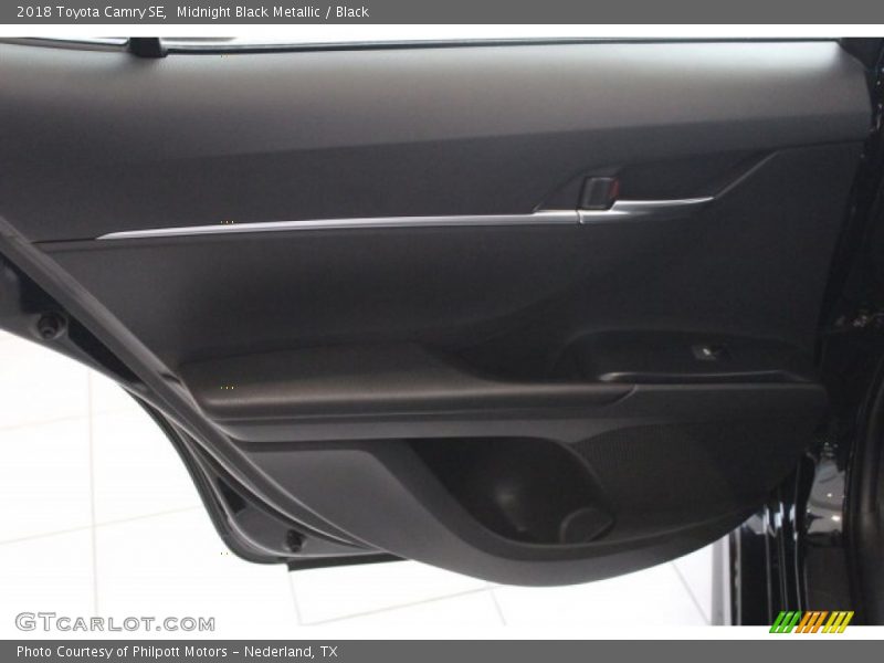 Midnight Black Metallic / Black 2018 Toyota Camry SE