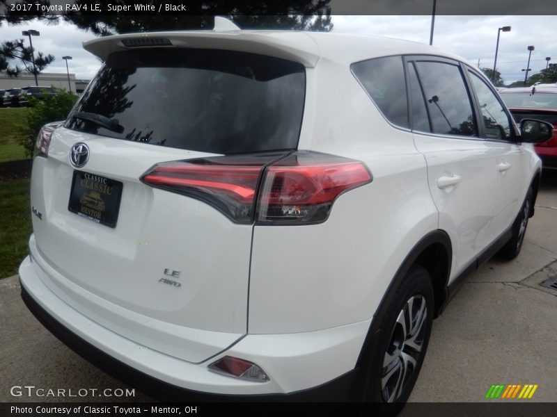 Super White / Black 2017 Toyota RAV4 LE