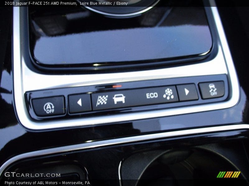 Loire Blue Metallic / Ebony 2018 Jaguar F-PACE 25t AWD Premium