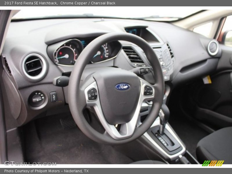 Chrome Copper / Charcoal Black 2017 Ford Fiesta SE Hatchback