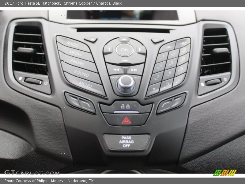 Chrome Copper / Charcoal Black 2017 Ford Fiesta SE Hatchback