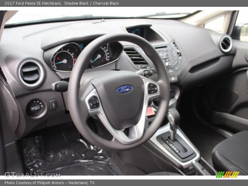 Shadow Black / Charcoal Black 2017 Ford Fiesta SE Hatchback