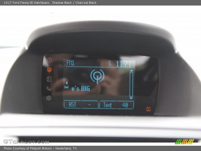 Shadow Black / Charcoal Black 2017 Ford Fiesta SE Hatchback