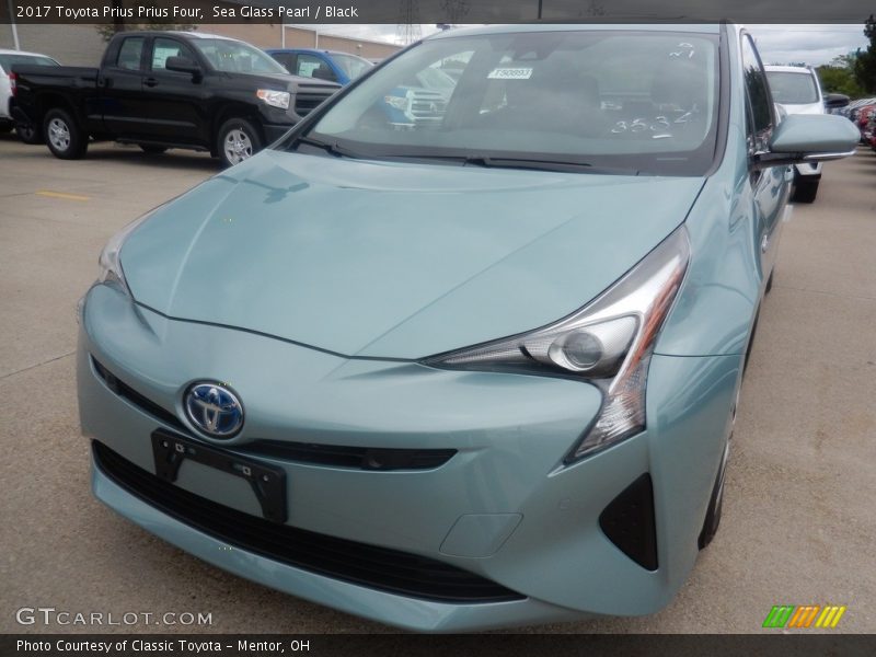 Sea Glass Pearl / Black 2017 Toyota Prius Prius Four