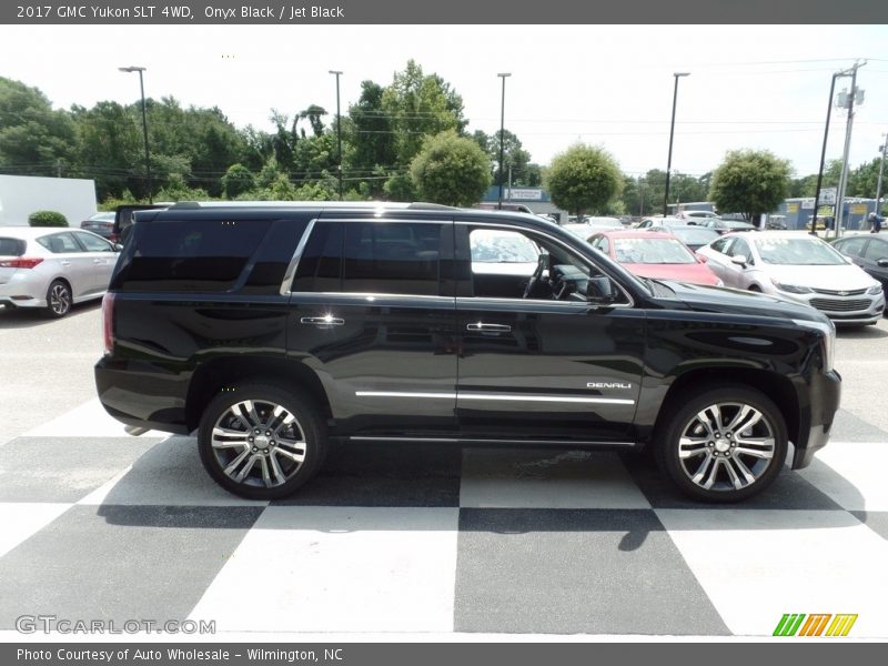 Onyx Black / Jet Black 2017 GMC Yukon SLT 4WD