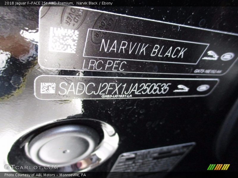 Narvik Black / Ebony 2018 Jaguar F-PACE 25t AWD Premium