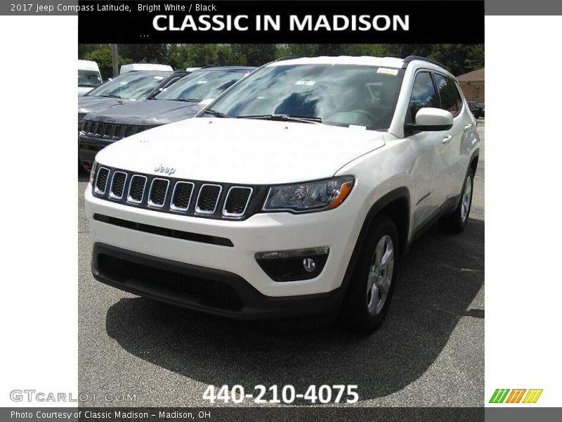 Bright White / Black 2017 Jeep Compass Latitude