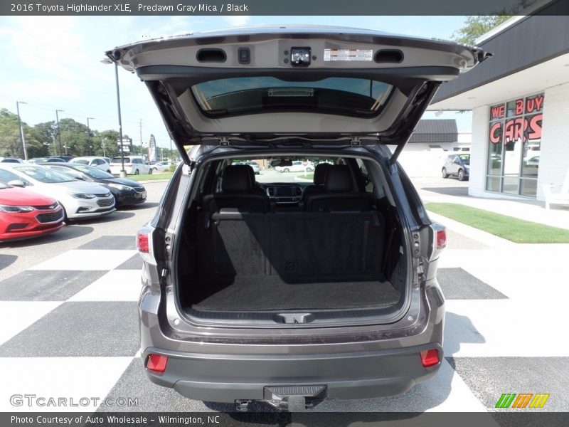 Predawn Gray Mica / Black 2016 Toyota Highlander XLE