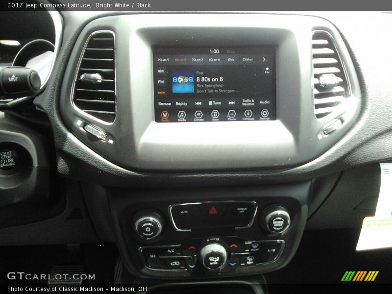 Bright White / Black 2017 Jeep Compass Latitude