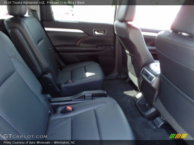 Predawn Gray Mica / Black 2016 Toyota Highlander XLE