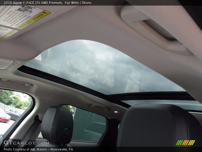 Fuji White / Ebony 2018 Jaguar F-PACE 25t AWD Premium