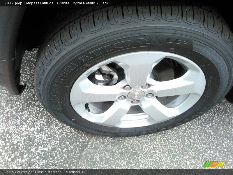 Granite Crystal Metallic / Black 2017 Jeep Compass Latitude