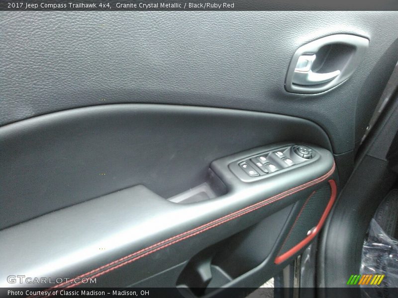 Granite Crystal Metallic / Black/Ruby Red 2017 Jeep Compass Trailhawk 4x4