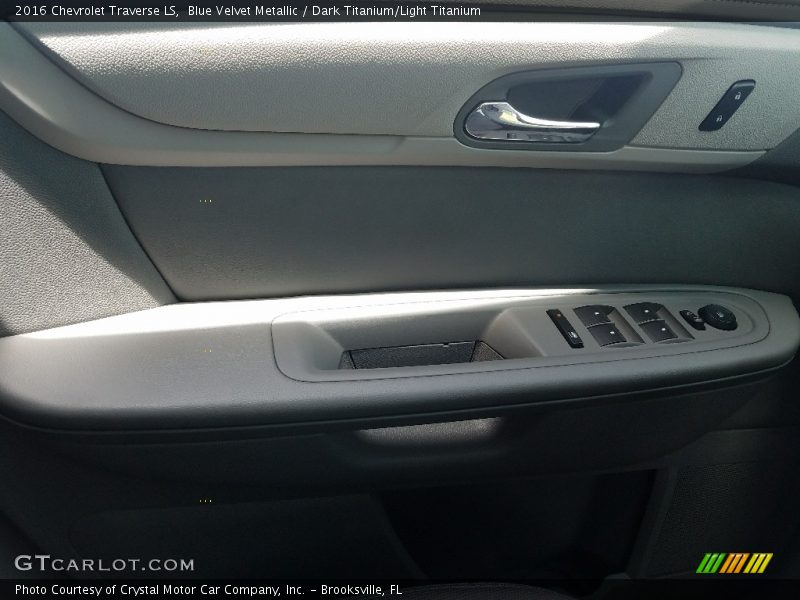 Blue Velvet Metallic / Dark Titanium/Light Titanium 2016 Chevrolet Traverse LS