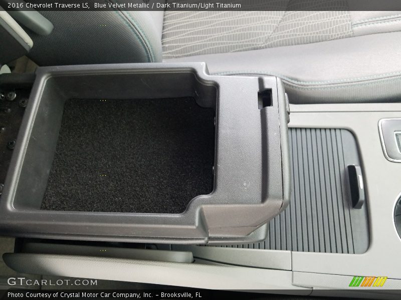 Blue Velvet Metallic / Dark Titanium/Light Titanium 2016 Chevrolet Traverse LS
