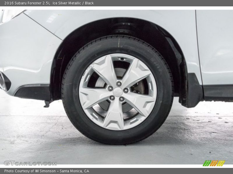 Ice Silver Metallic / Black 2016 Subaru Forester 2.5i