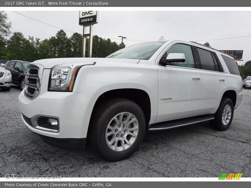 White Frost Tricoat / Cocoa/Dune 2017 GMC Yukon SLT