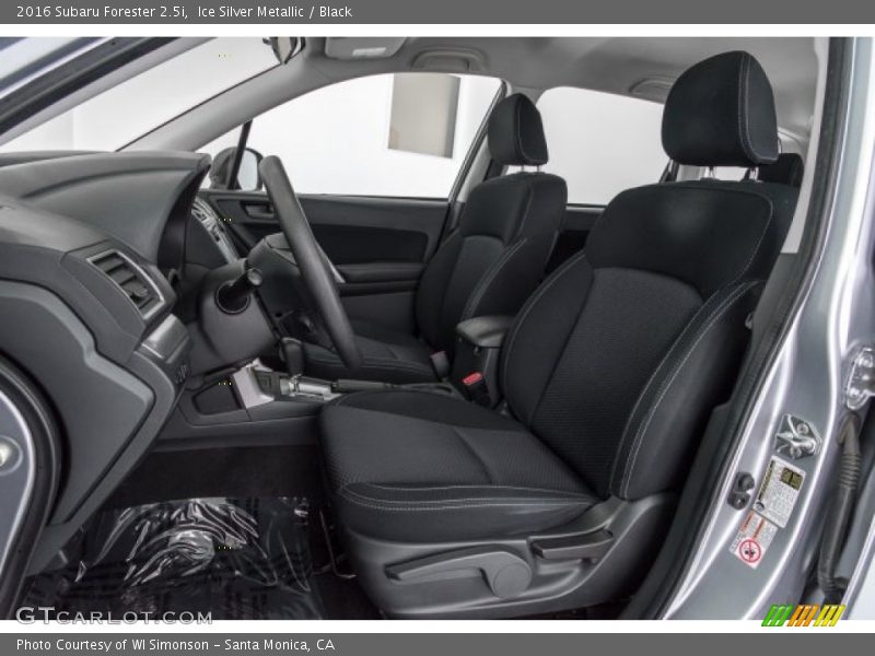 Ice Silver Metallic / Black 2016 Subaru Forester 2.5i