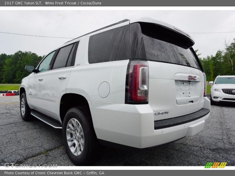 White Frost Tricoat / Cocoa/Dune 2017 GMC Yukon SLT