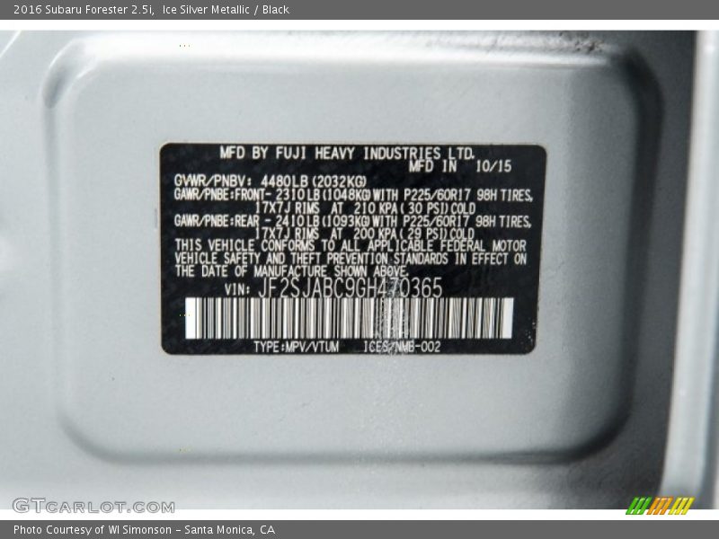 Ice Silver Metallic / Black 2016 Subaru Forester 2.5i