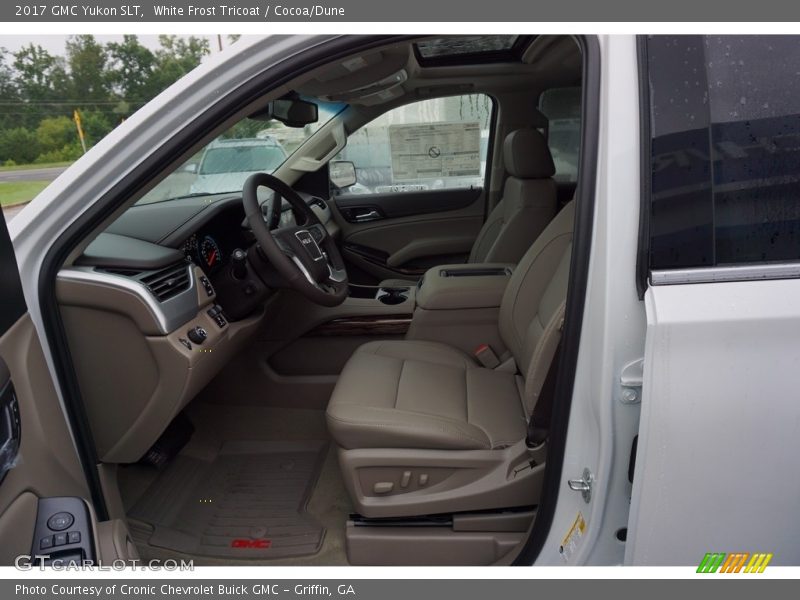 White Frost Tricoat / Cocoa/Dune 2017 GMC Yukon SLT