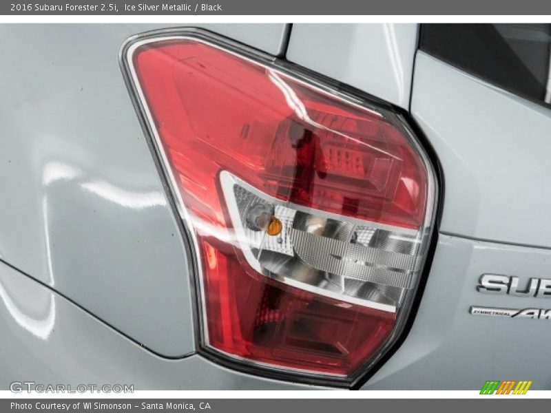 Ice Silver Metallic / Black 2016 Subaru Forester 2.5i