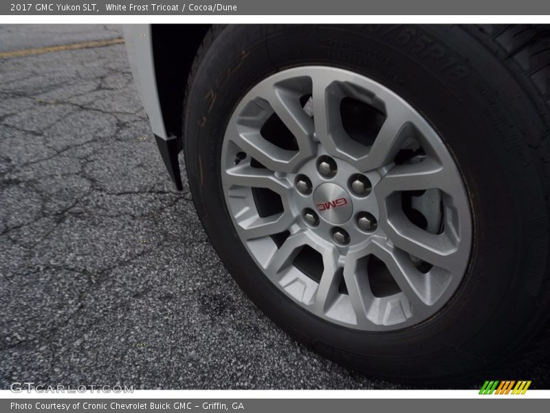 White Frost Tricoat / Cocoa/Dune 2017 GMC Yukon SLT