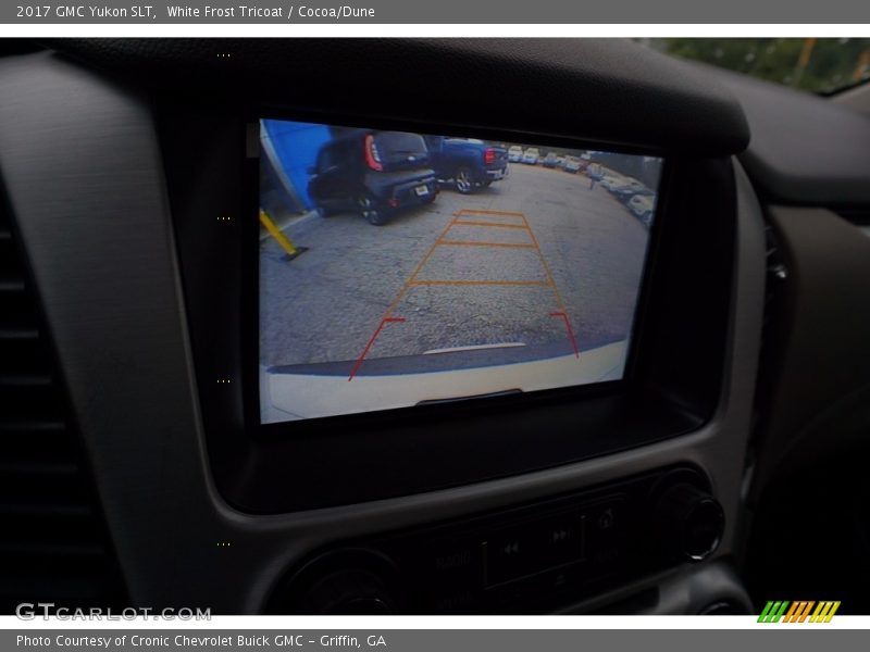 White Frost Tricoat / Cocoa/Dune 2017 GMC Yukon SLT