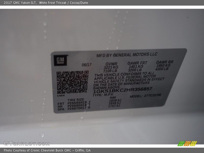 White Frost Tricoat / Cocoa/Dune 2017 GMC Yukon SLT