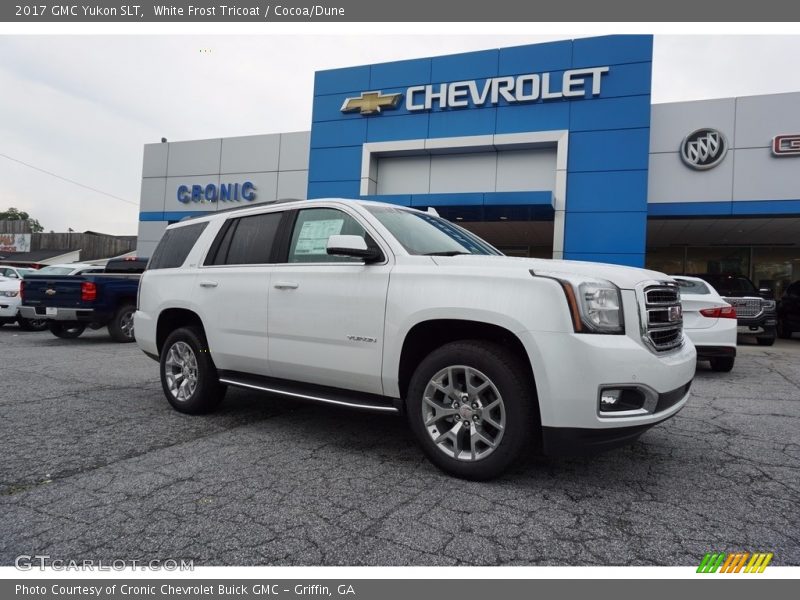 White Frost Tricoat / Cocoa/Dune 2017 GMC Yukon SLT