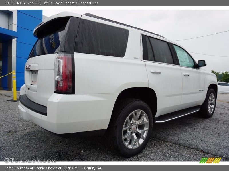White Frost Tricoat / Cocoa/Dune 2017 GMC Yukon SLT
