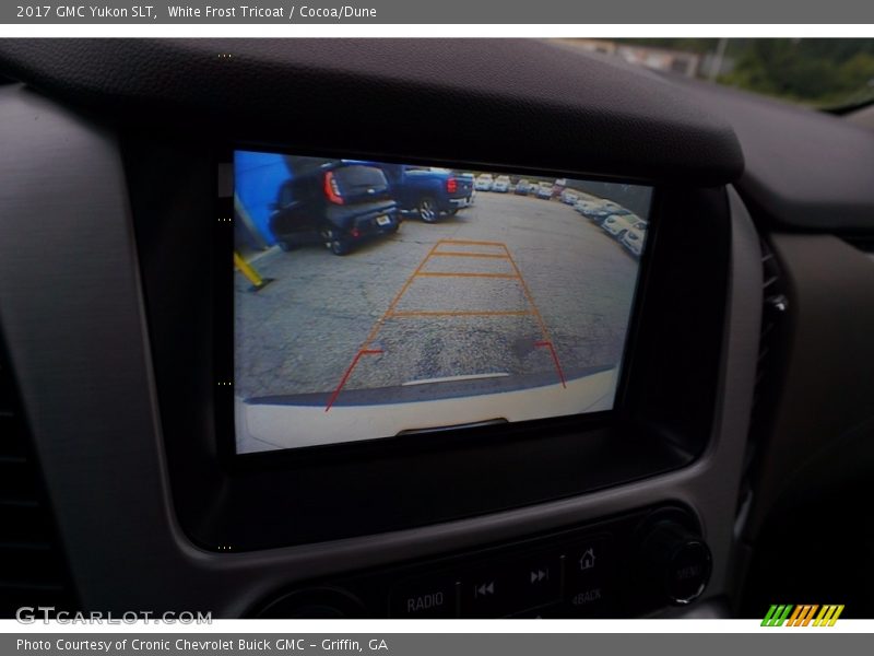 White Frost Tricoat / Cocoa/Dune 2017 GMC Yukon SLT