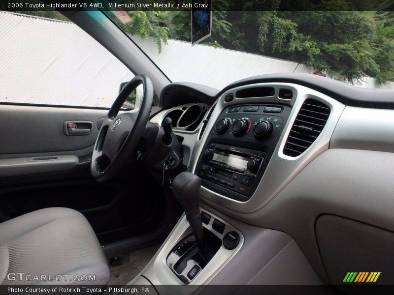 Millenium Silver Metallic / Ash Gray 2006 Toyota Highlander V6 4WD