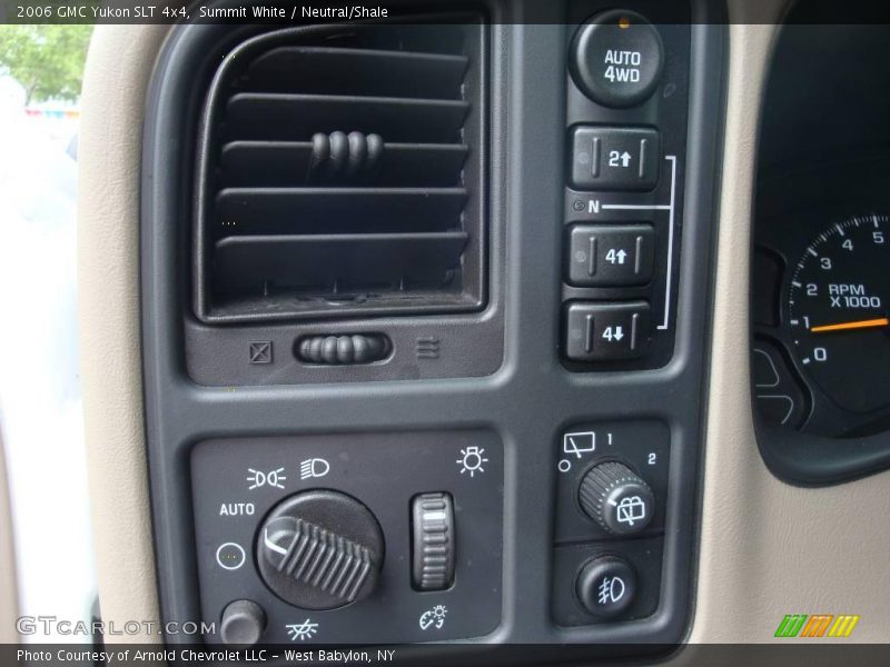 Summit White / Neutral/Shale 2006 GMC Yukon SLT 4x4
