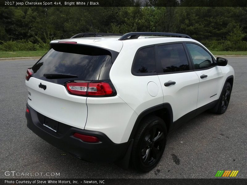 Bright White / Black 2017 Jeep Cherokee Sport 4x4