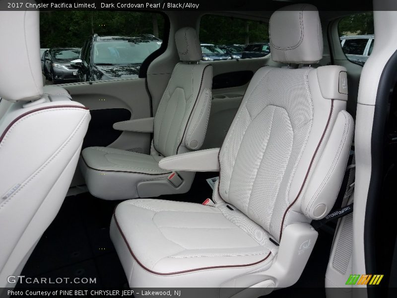 Dark Cordovan Pearl / Black/Alloy 2017 Chrysler Pacifica Limited