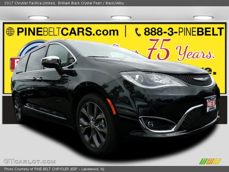 Brilliant Black Crystal Pearl / Black/Alloy 2017 Chrysler Pacifica Limited