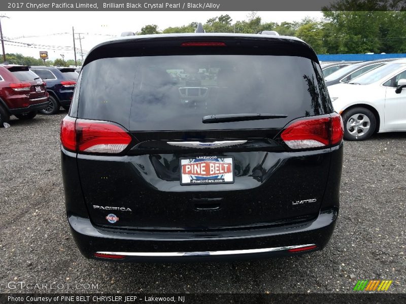 Brilliant Black Crystal Pearl / Black/Alloy 2017 Chrysler Pacifica Limited