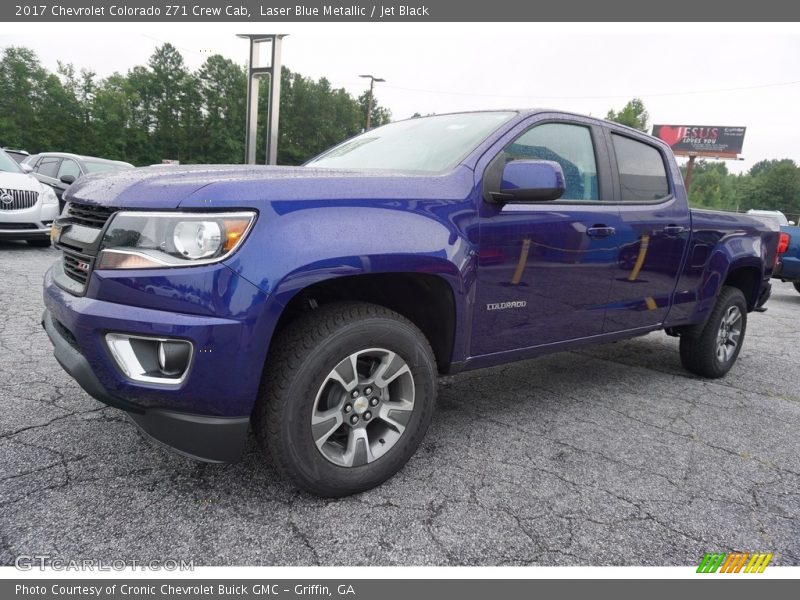 Front 3/4 View of 2017 Colorado Z71 Crew Cab